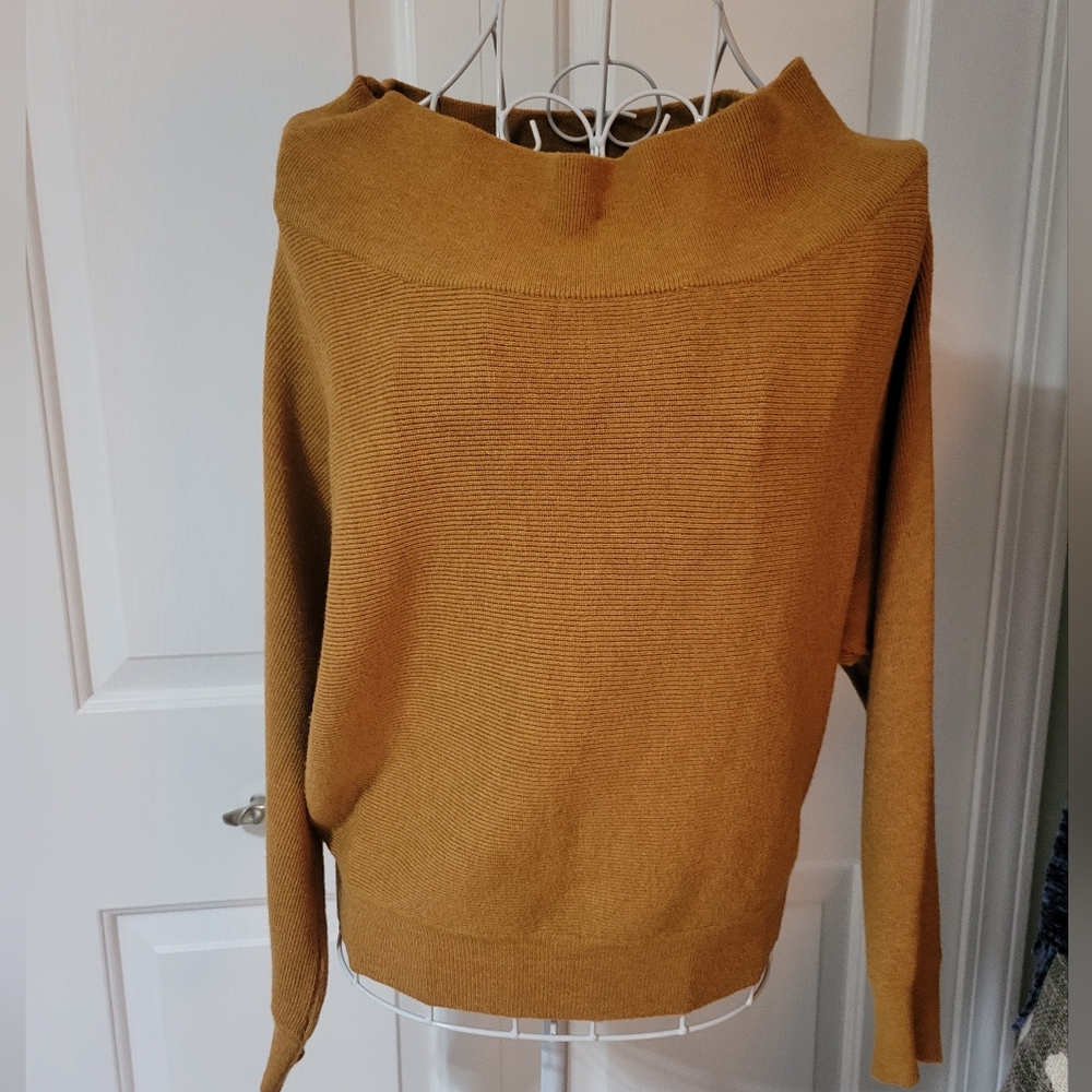 Dreamers by debut off the shoulder sweater M/L